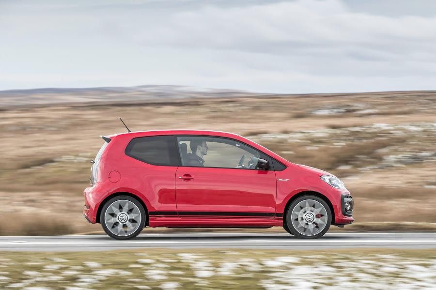  Volkswagen up! GTI 2018 года  (UK) (фото 26 из 36)